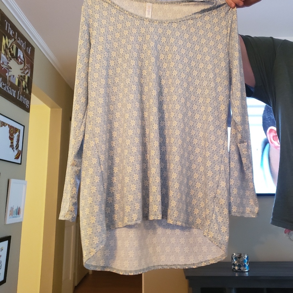 LulaRoe Lynnae Shirts
